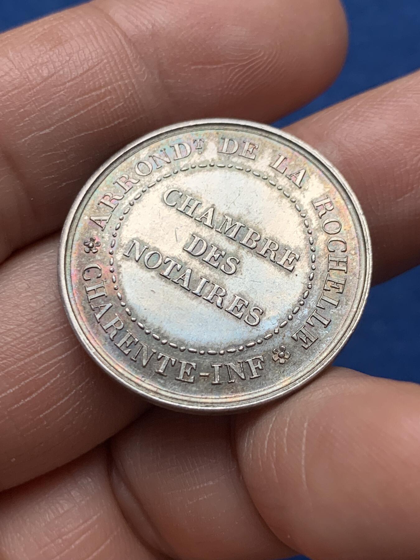 《竞宝斋》第474场 周日，周一 2场连拍 （全场包邮）欢迎送拍 法国1835年罗谢尔公证处纪念银章，蜜蜂ARGENT，8.65克，27.4mm