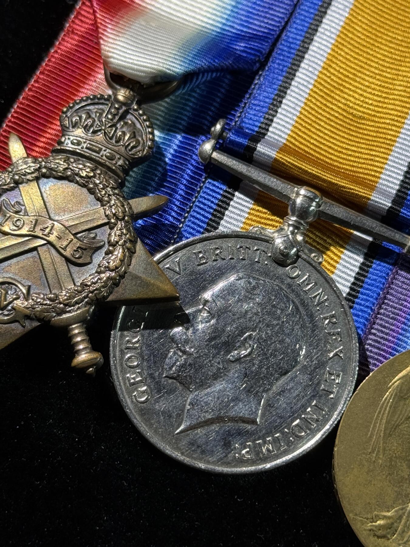 戎马世界章牌大赏，第112期 英国海军长期服役与一战奖章联排，带得主档案资料