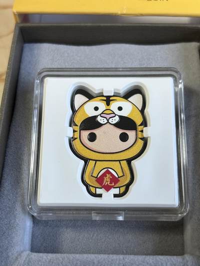 第195期拍卖 - 纽埃2022年Chibi中国生肖系列虎年1盎司纪念彩银币，999银，发行2000枚