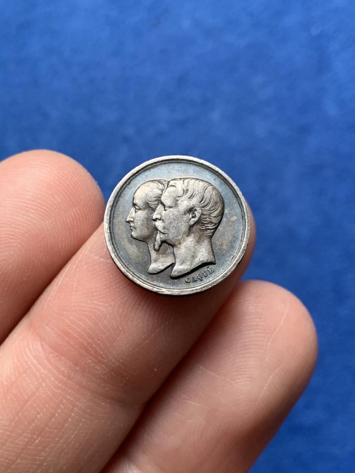 《竞宝斋》第474场 周日，周一 2场连拍 （全场包邮）欢迎送拍 法国1856年拿破仑四世洗礼纪念银章，1.9克，15.7mm