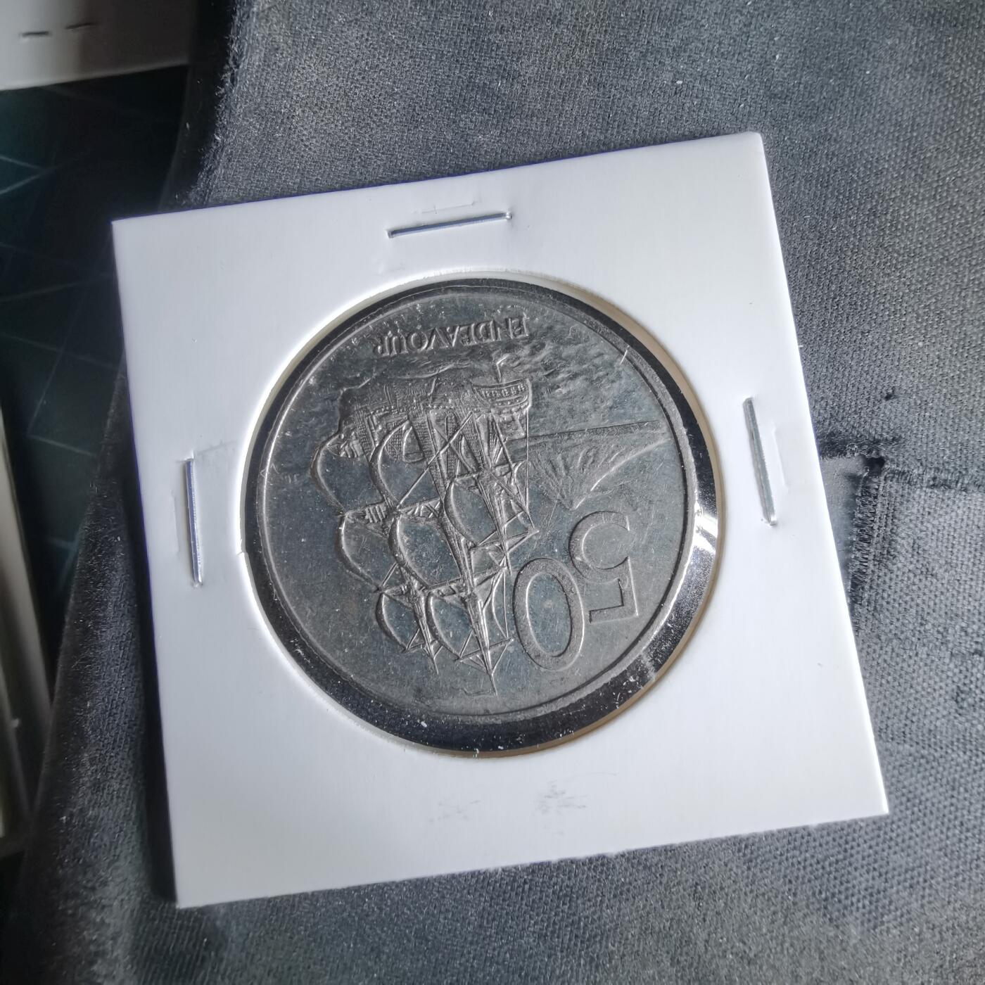 沼泽如烟--第1033场 新西兰1985年50分浅雕版