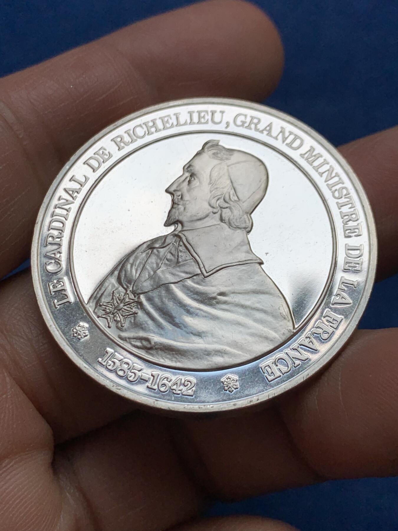 《竞宝斋》第474场 周日，周一 2场连拍 （全场包邮）欢迎送拍 巴黎造币厂出法国历史人物纪念银章 路易十三的首相黎塞留枢机主教 34.75克 39.7mm 镜面感