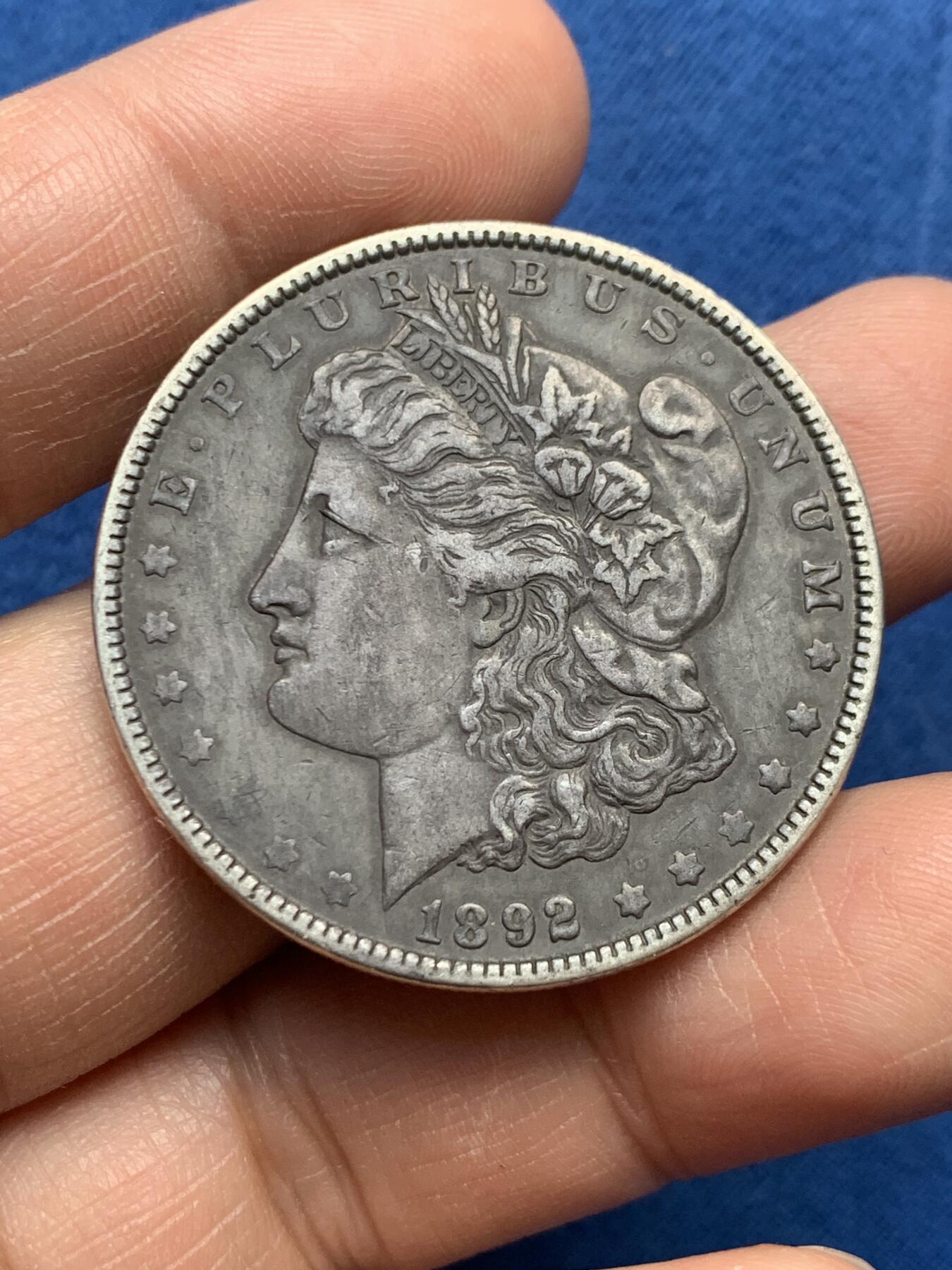 《竞宝斋》第474场 周日，周一 2场连拍 （全场包邮）欢迎送拍 美国 1892年 摩根1美元银币 少见年份