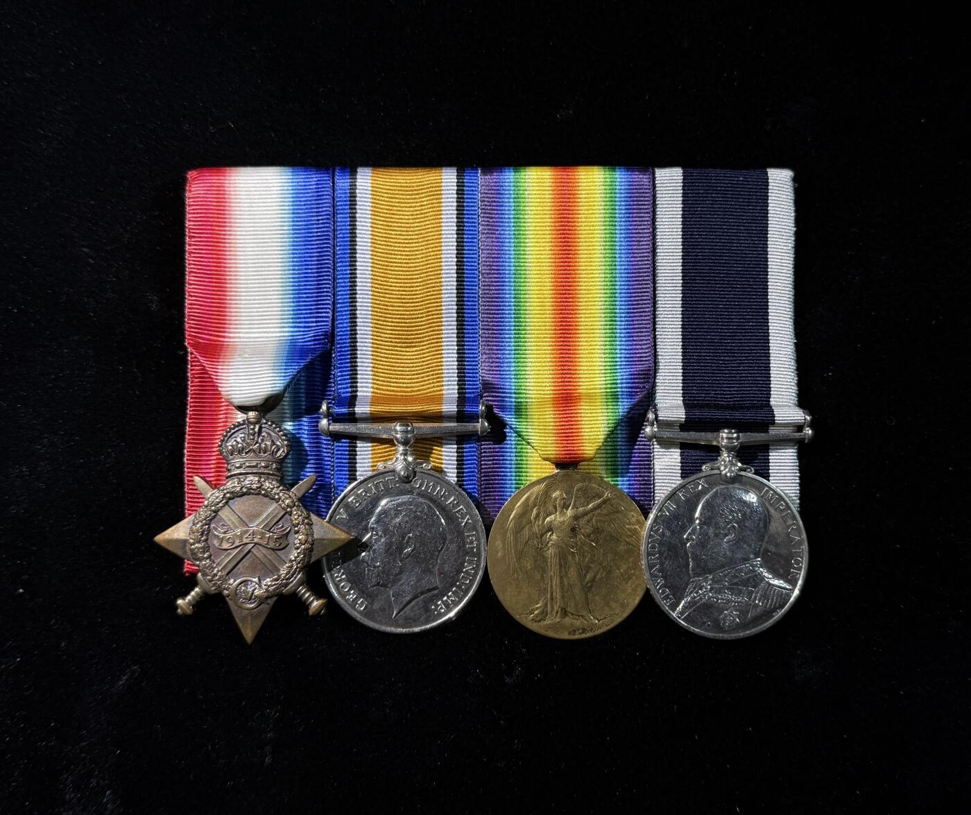 戎马世界章牌大赏，第112期 英国海军长期服役与一战奖章联排，带得主档案资料