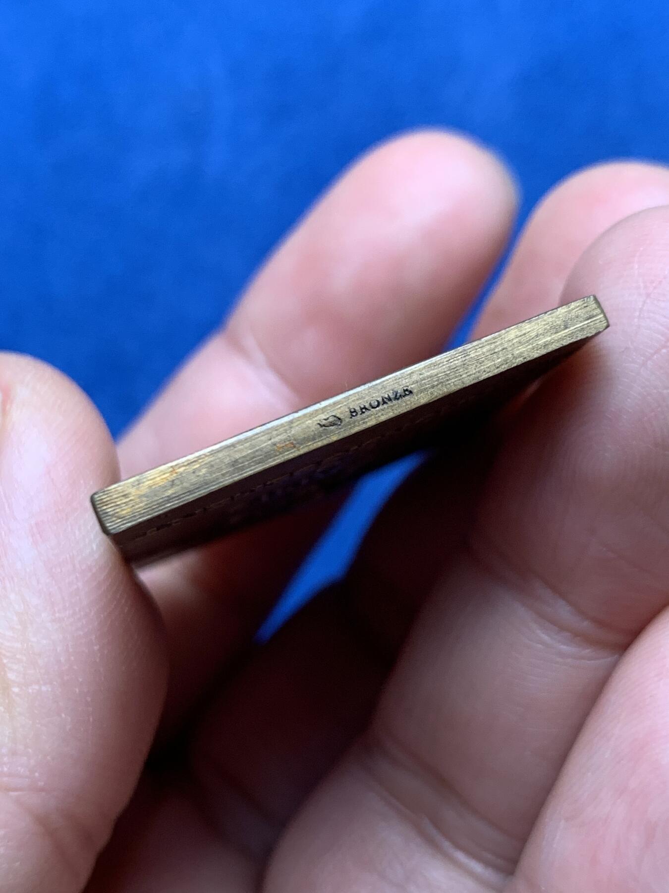 《竞宝斋》第474场 周日，周一 2场连拍 （全场包邮）欢迎送拍 1924年巴黎市议会主席乔治·拉卢方型纪念铜章 29.5克 30.1*42.1mm 丰饶角铜标