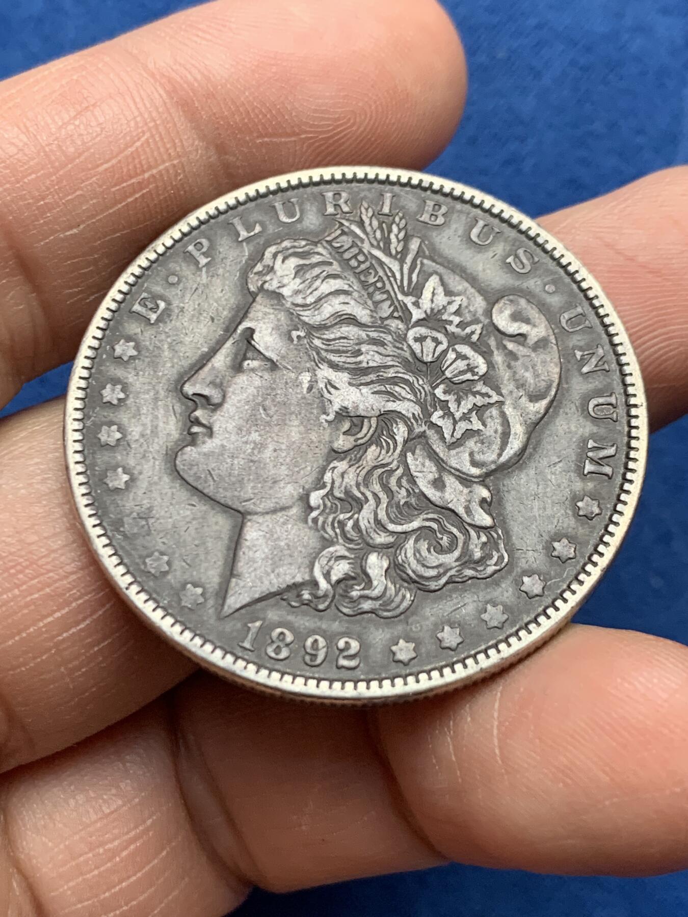 《竞宝斋》第474场 周日，周一 2场连拍 （全场包邮）欢迎送拍 美国 1892年 摩根1美元银币 少见年份