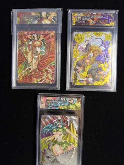 奇点卡牌限时专场 新品 亲签 限编 所有卡牌独家赞助 部分卡牌支持多宫 流拍商品会循环上架 禁止小号扛价 拒绝套路 部分卡牌设有底价 大家放心拍！祝各位卡牌大佬名流身体健康！ - 奇点卡牌 蛇年女帝 夜一 妮莉艾露 粗闪卡砖X3