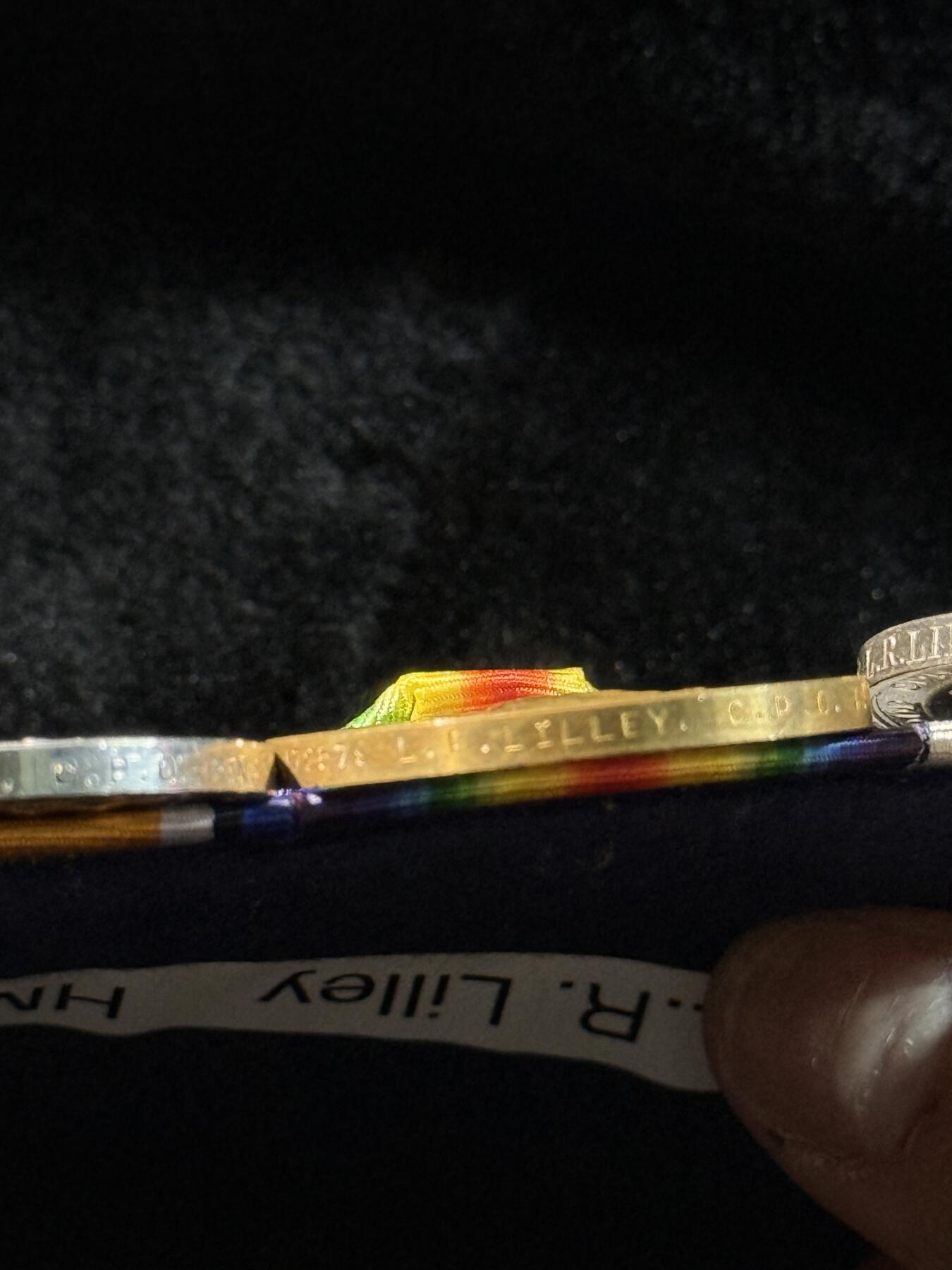 戎马世界章牌大赏，第112期 英国海军长期服役与一战奖章联排，带得主档案资料