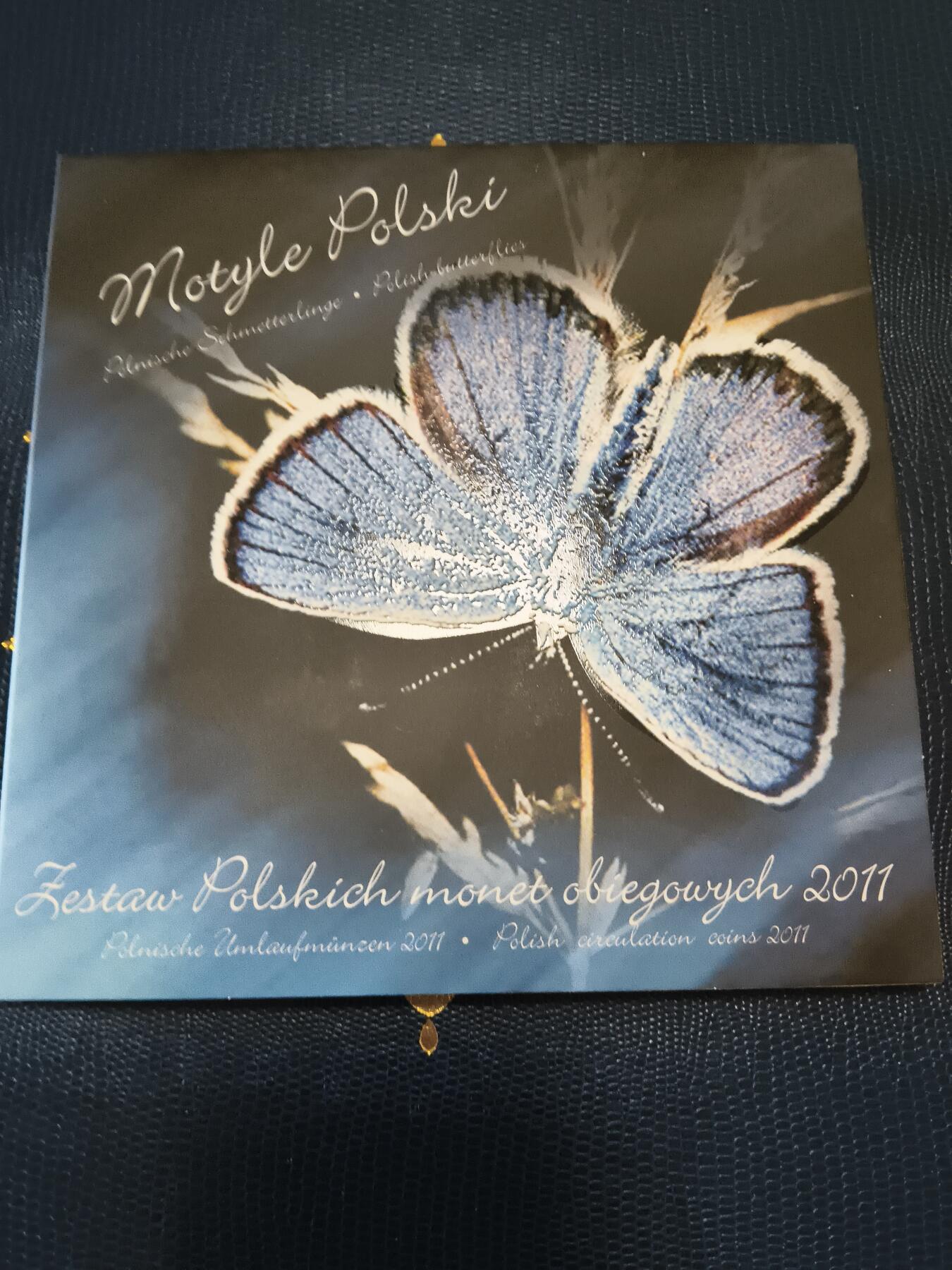 长老汇马年精选第十二场拍卖 2011波兰官方6枚硬币套装卡装，含1枚蓝蝴蝶金属章，稀少，ebay60美金