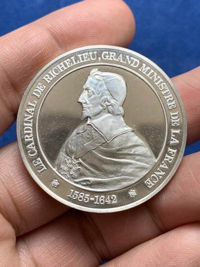 《竞宝斋》第474场 周日，周一 2场连拍 （全场包邮）欢迎送拍 - 巴黎造币厂出法国历史人物纪念银章 路易十三的首相黎塞留枢机主教 34.75克 39.7mm 镜面感
