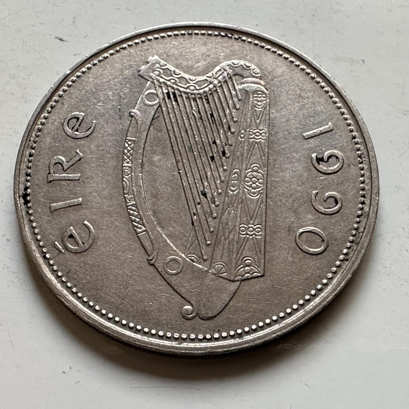 🌹外币初藏🌹🐯2026年第34场   每周二四六晚8️⃣点 接代拍 爱尔兰 1990年 1镑