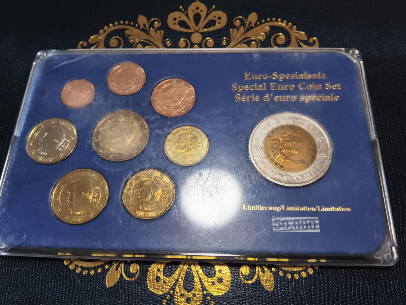 长老汇马年精选第十二场拍卖 20xx比利时试铸币套装8枚，含1枚金属章