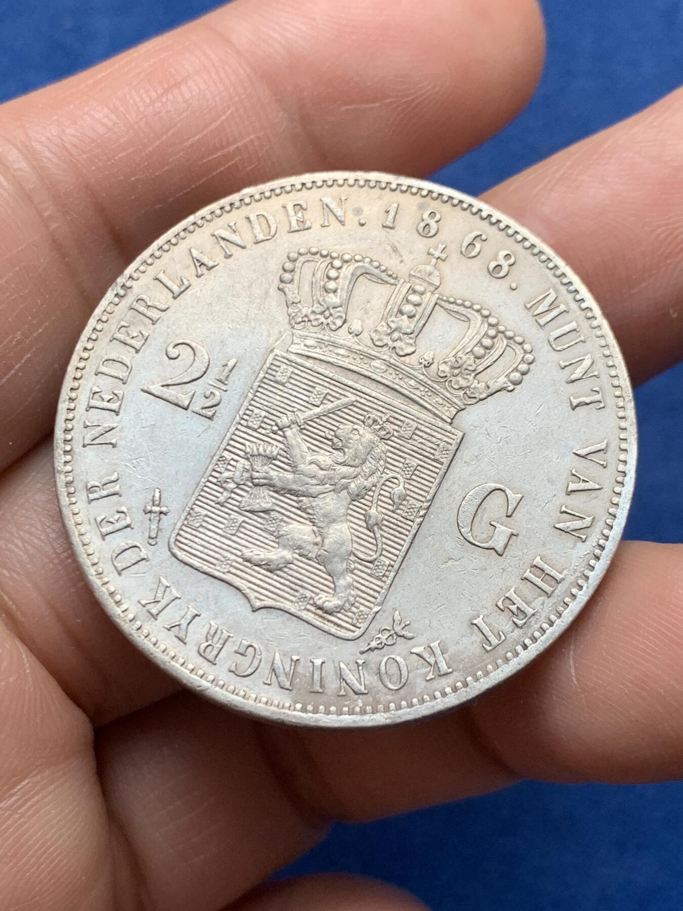 《竞宝斋》第474场 周日，周一 2场连拍 （全场包邮）欢迎送拍 荷兰1868年威廉三世国王头像2.5盾大银币