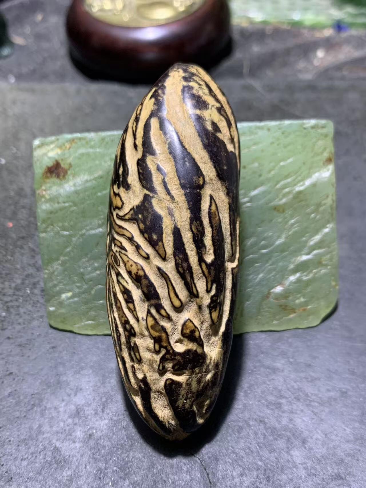 精美千眼菩提黑果把件一个，