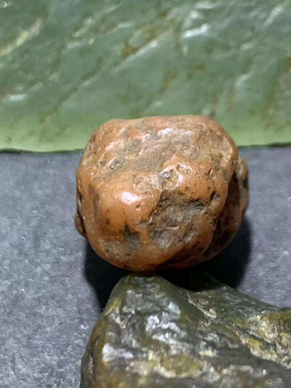 精美蒙头料原皮南红玛瑙原石一颗