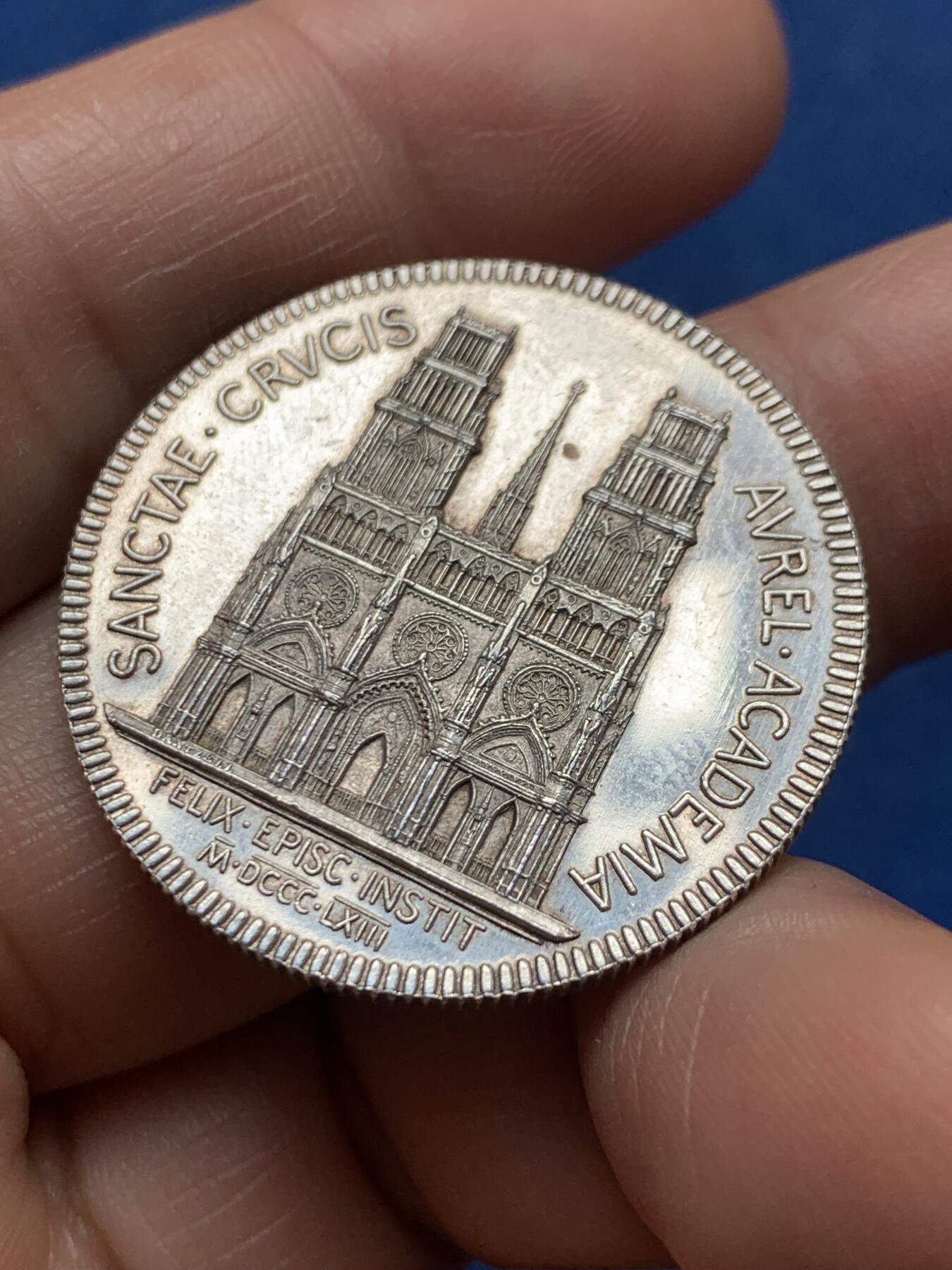 《竞宝斋》第474场 周日，周一 2场连拍 （全场包邮）欢迎送拍 法国圣十字学院银章，正面奥尔良大教堂，边铭带标，13.4克，32.2mm