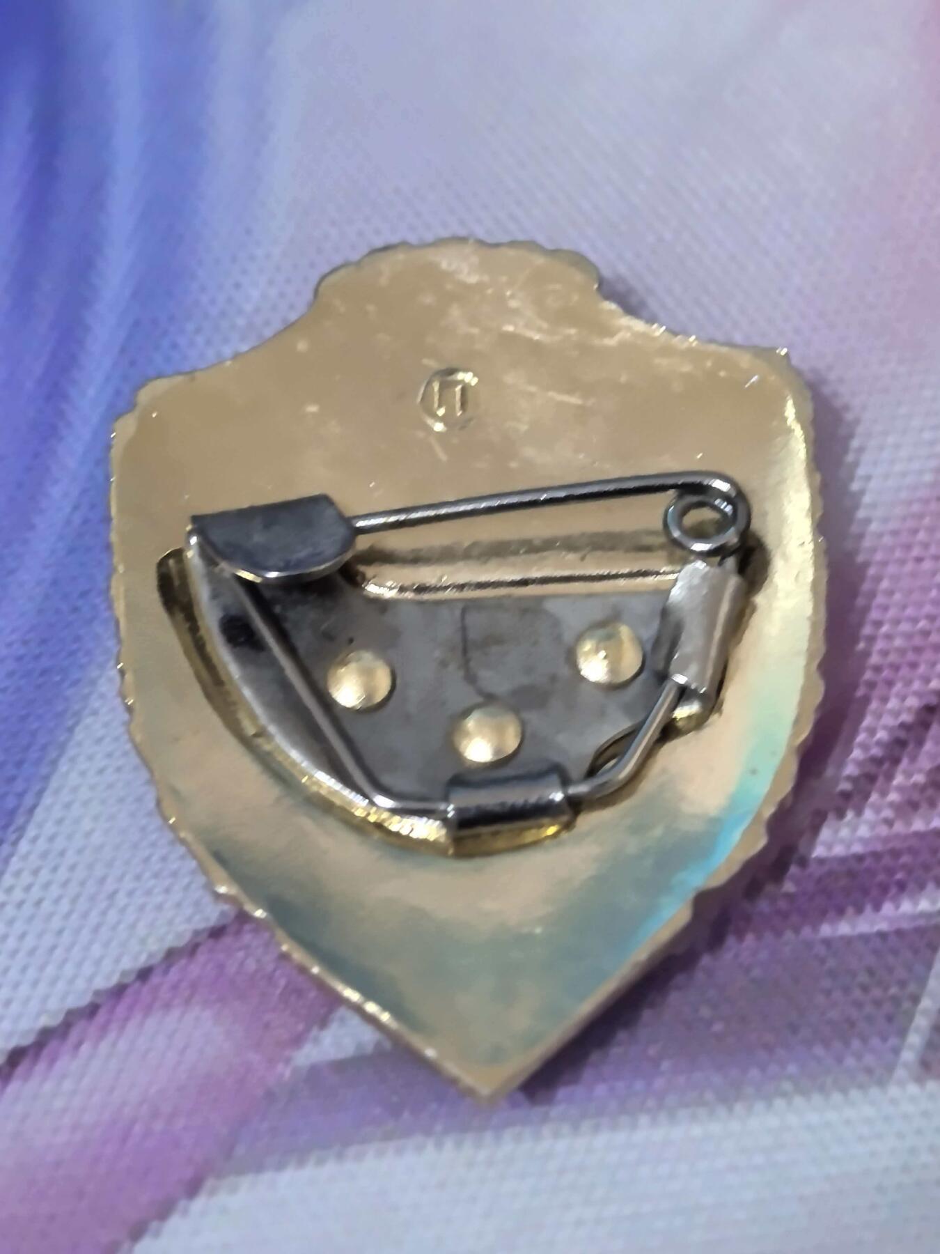 苏联勋章奖章拍卖 本次有亚捏，空军军服，国际运动员等好货 不要错过 3月20日晚上九点结束在麦稀奇 找不到的加我qq或者微信都是184277308备注苏章拍卖。 优秀士兵徽章