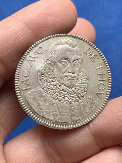 《竞宝斋》第474场 周日，周一 2场连拍 （全场包邮）欢迎送拍 - 法国1820年巴黎图书馆纪念银章，好品，但是背面有一戳导致章体轻微不平，9.7克，34.7mm