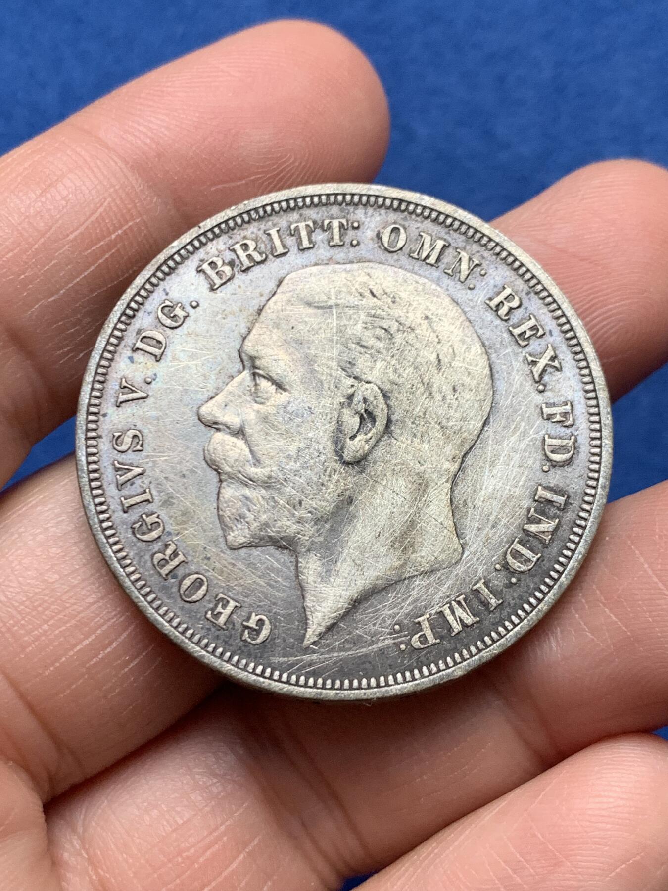 《竞宝斋》第474场 周日，周一 2场连拍 （全场包邮）欢迎送拍 英国1935年乔治五世木马剑一克朗银币 细节见图