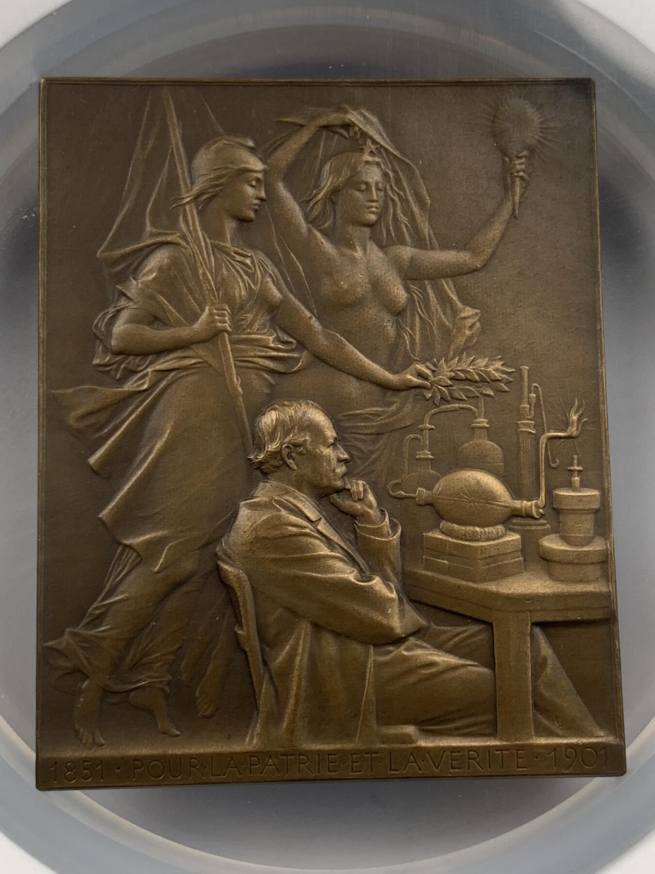 掌中浮雕-藏着的欧洲第056场 NGC MS64 : 1901年法国化学家Marcelin Berthelot纪念铜章，57*71mm