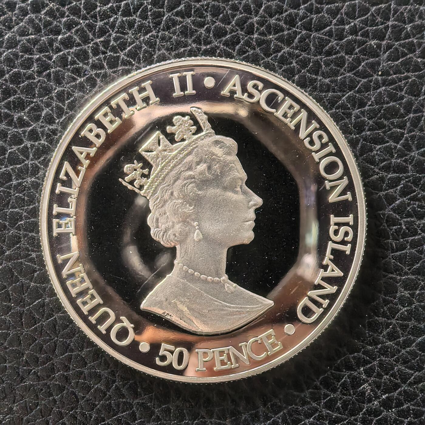 道一币馆币章第一百七十二场 阿森松岛2000年伊丽莎白王皇太后百岁诞辰50便士精制银币  28.28g 925S 