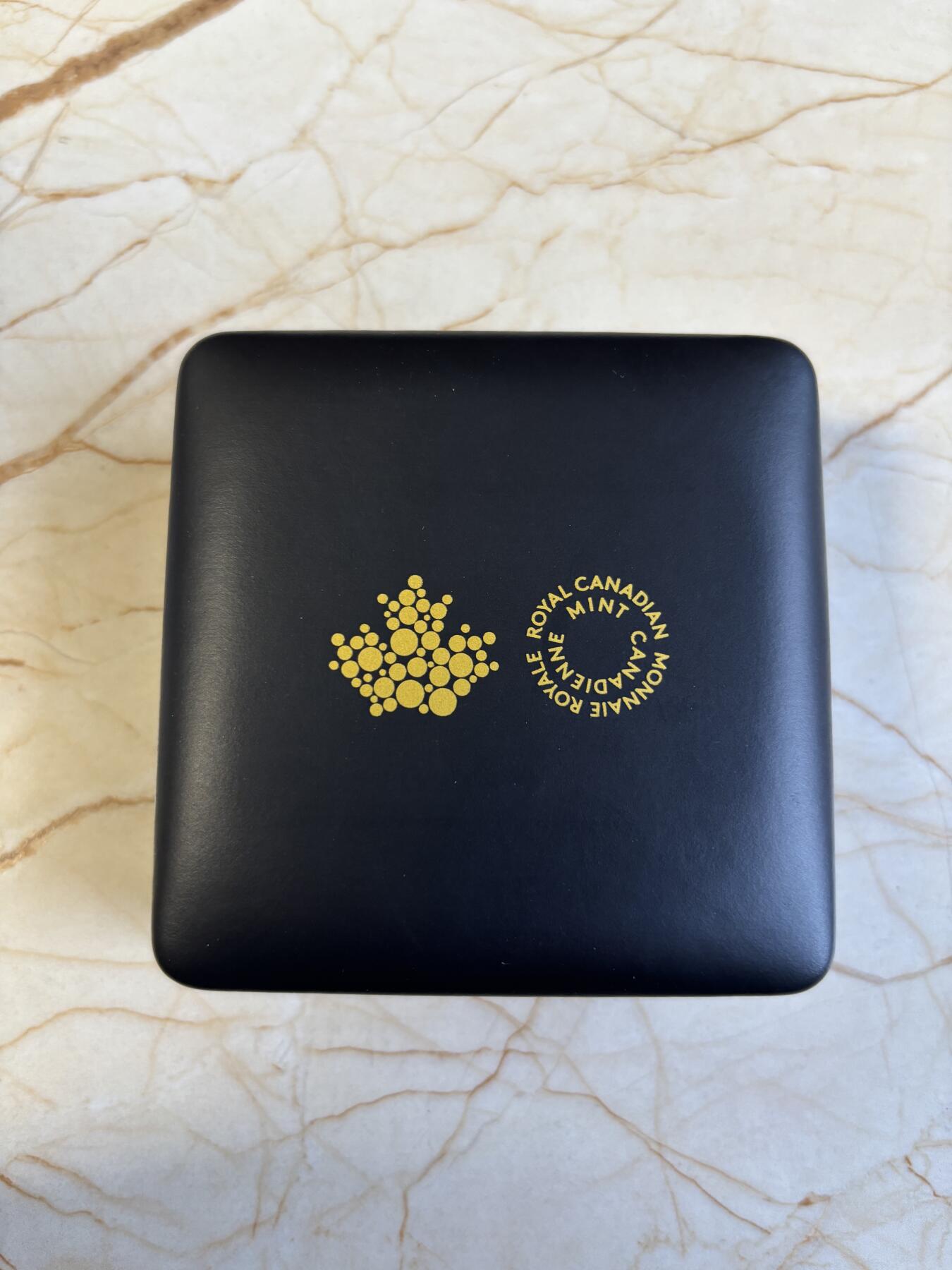 第195期拍卖 加拿大2025年日晷1盎司双面镀金异形精制纪念银币，9999银镀金，发行5500枚