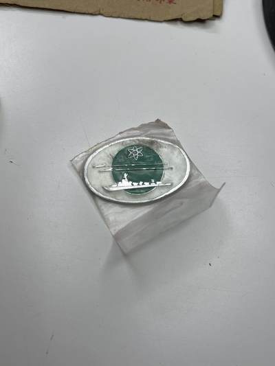 新时代收藏快速小拍 拍卖本周一线所得新货 欢迎关注 - 二级技术能手证章 带原袋