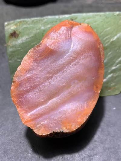 精美铁红皮大开窗料南红玛瑙原石一颗 - 精美铁红皮大开窗料南红玛瑙原石一颗