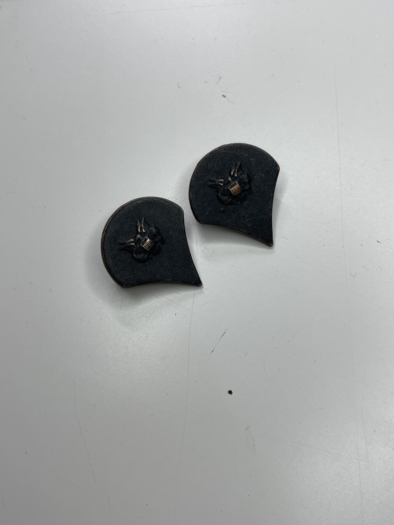 新时代收藏快速小拍 拍卖本周一线所得新货 欢迎关注 美军领章一堆 作打火机贴章合适