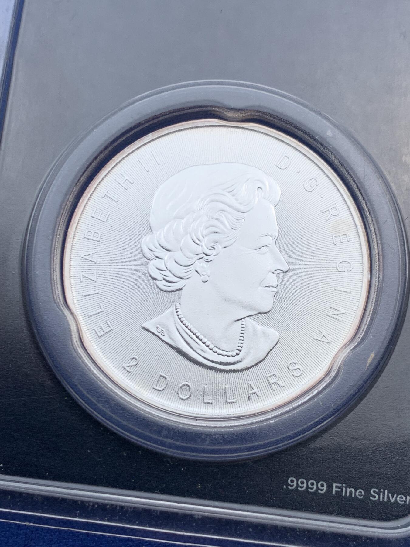 《竞宝斋》第474场 周日，周一 2场连拍 （全场包邮）欢迎送拍 加拿大2016年嚎叫的狼2加元银币 3/4盎司 23.3克 999银 纯银卡币