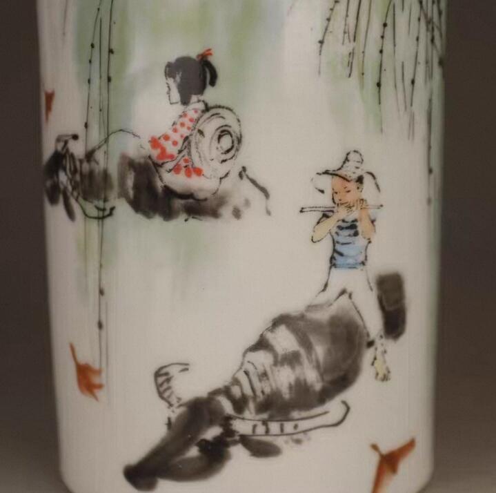 1969年景德镇老厂货艺术瓷矾红小笔筒古瓷旧货书房书桌笔插博古架装饰品 景德镇老厂货艺术瓷矾红小笔筒古瓷旧货书房书桌笔插博古架装饰品