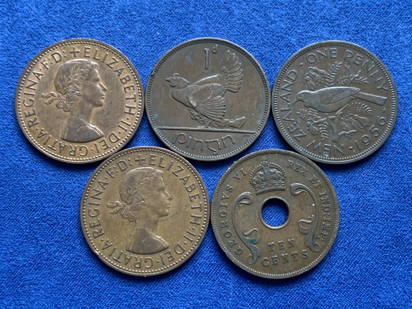 《竞宝斋》第474场 周日，周一 2场连拍 （全场包邮）欢迎送拍 五枚一组 1937-1967年 英国、英属东非早期便士，醇厚巧克力包浆