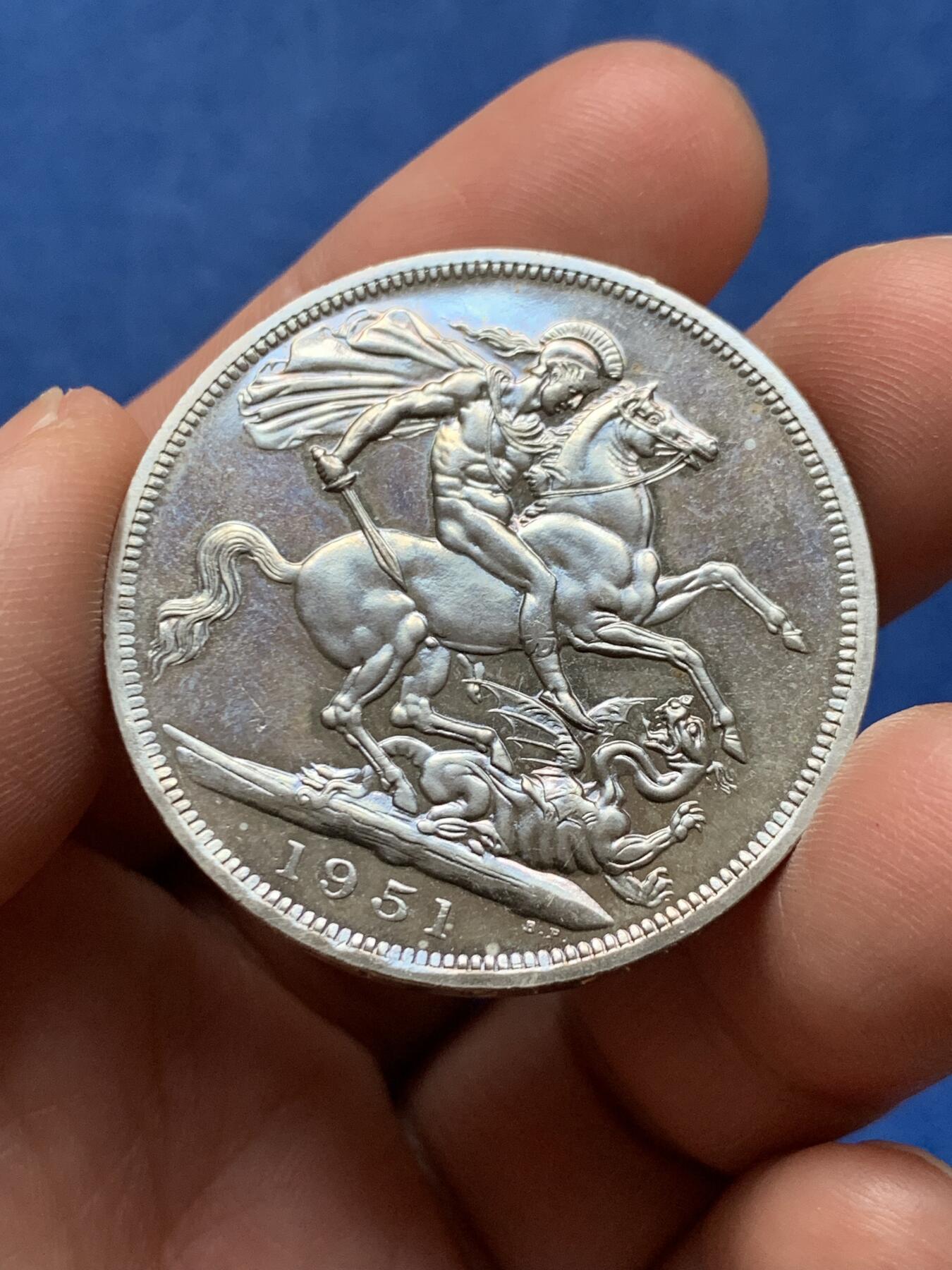 《竞宝斋》第474场 周日，周一 2场连拍 （全场包邮）欢迎送拍 1951年英国乔六镍马剑 最后一版流通的马剑 红盒 证盒齐全 底板光度优秀 好品