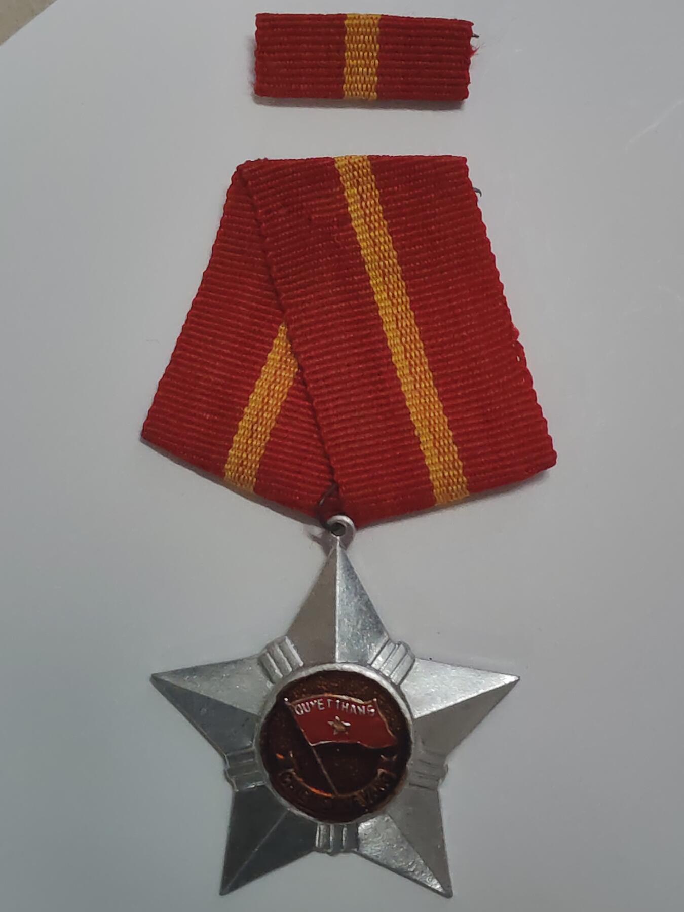 韵星假日军品类拍卖第48期 -- Rimey Holidays Militaria Auction 48 越南社会主义共和国三级光荣战士奖章带原略