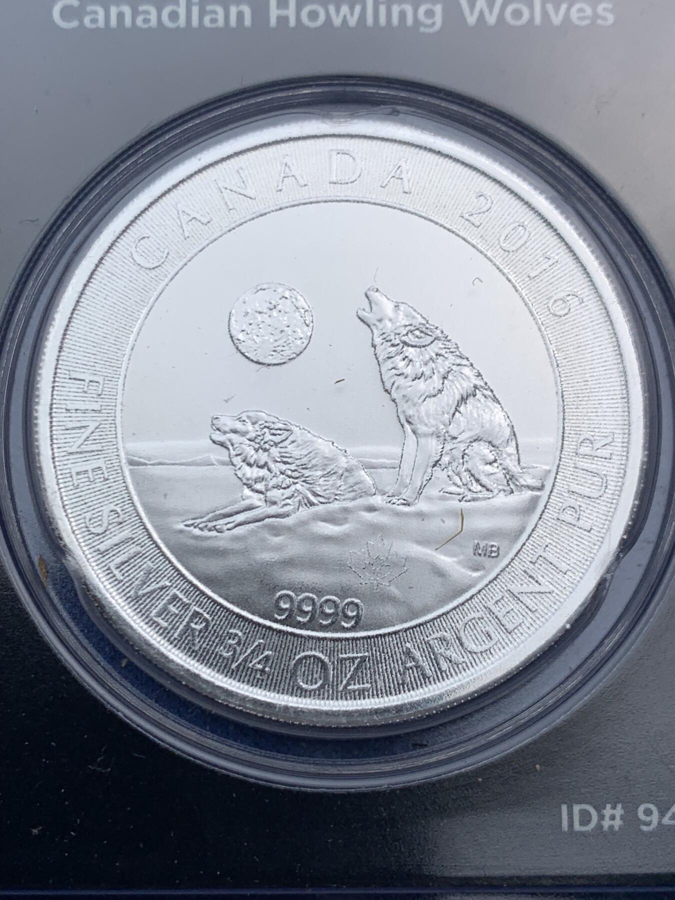 《竞宝斋》第474场 周日，周一 2场连拍 （全场包邮）欢迎送拍 加拿大2016年嚎叫的狼2加元银币 3/4盎司 23.3克 999银 纯银卡币