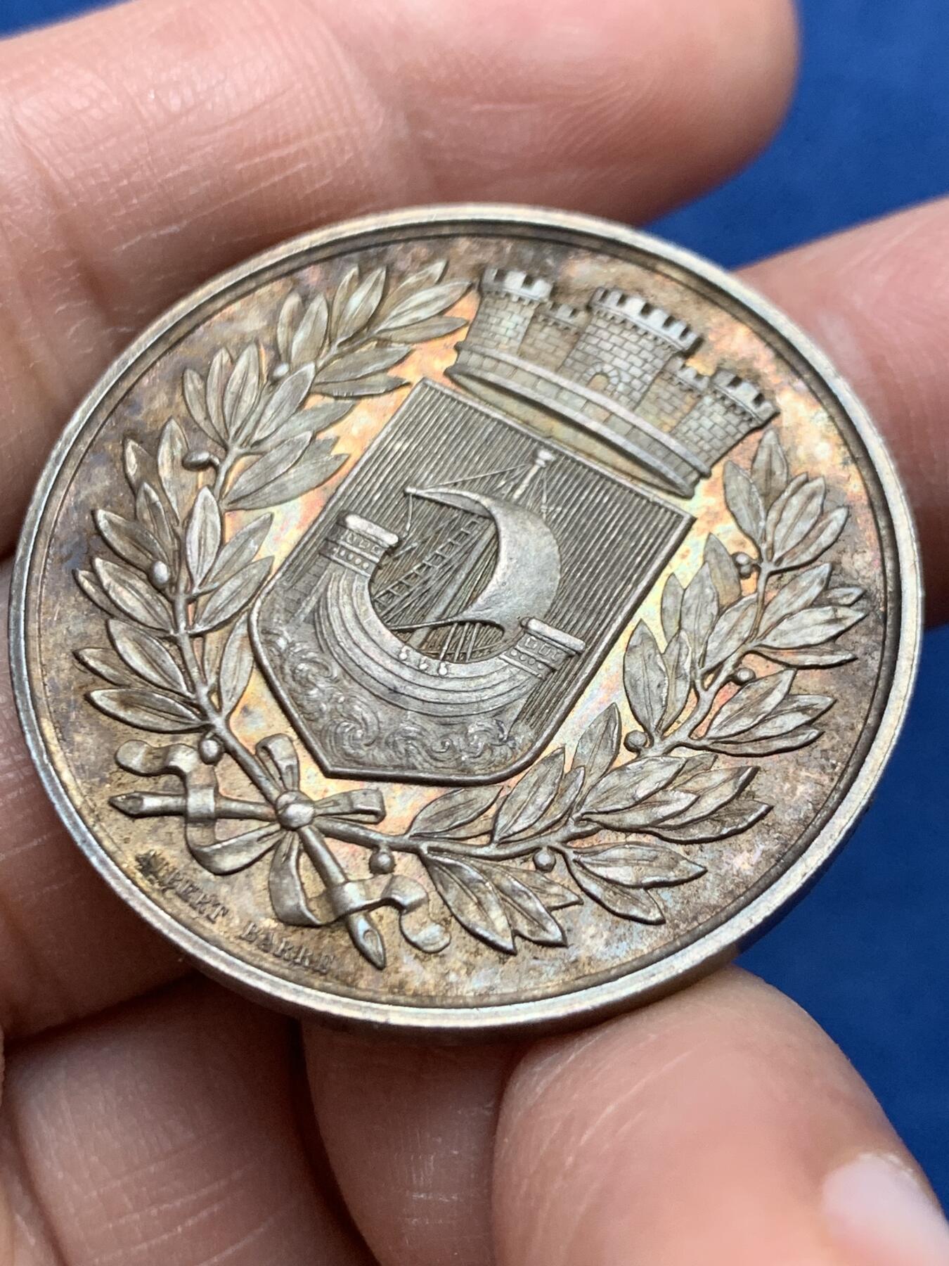 《竞宝斋》第474场 周日，周一 2场连拍 （全场包邮）欢迎送拍 法国1856年拉维莱特市镇议会纪念银章，无边铭，21克，35.2mm