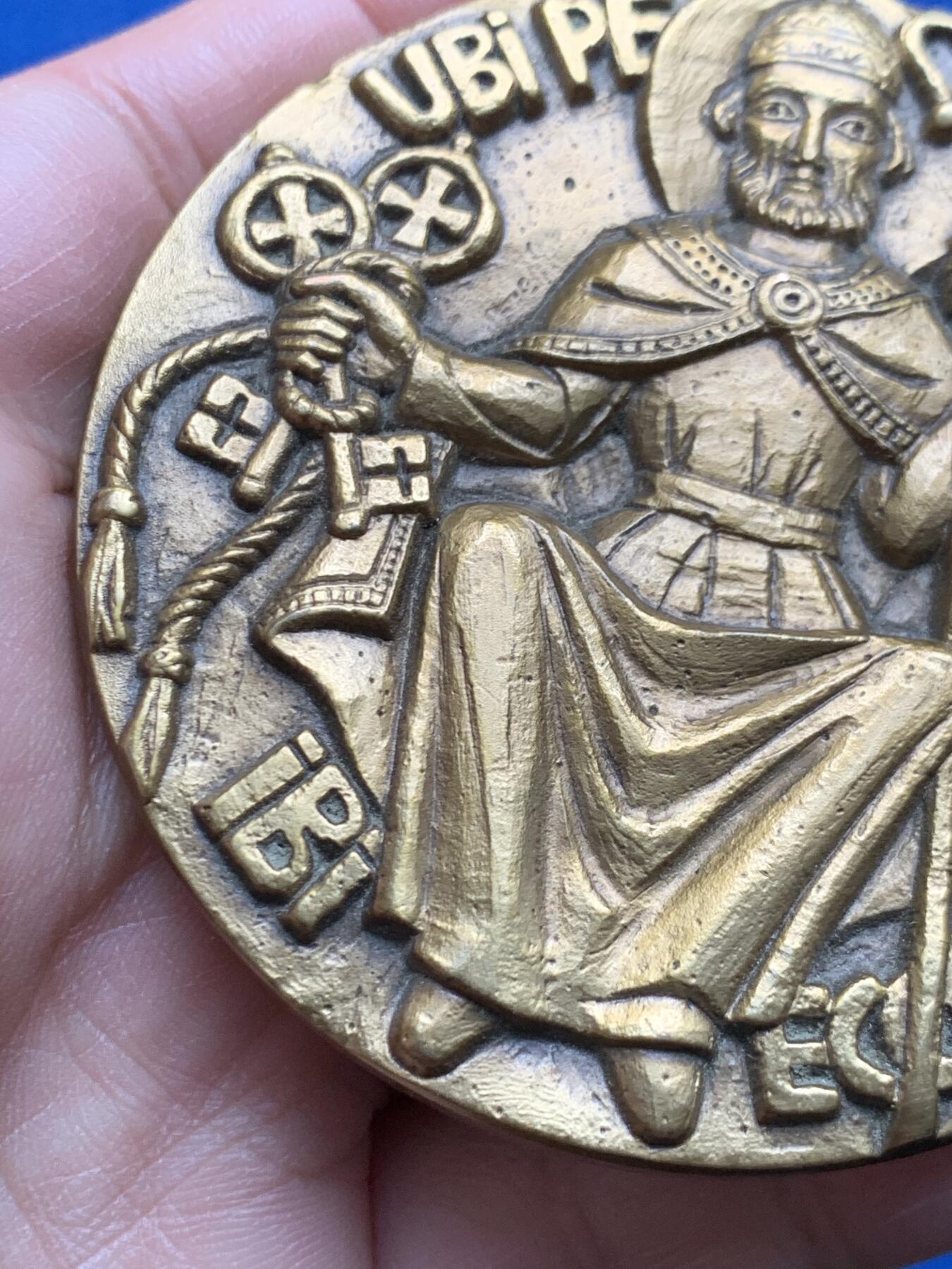 《竞宝斋》第474场 周日，周一 2场连拍 （全场包邮）欢迎送拍 天主教教会单面大铜章 188克 68.9mm