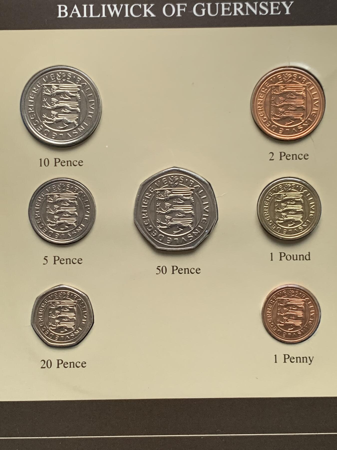 《竞宝斋》第474场 周日，周一 2场连拍 （全场包邮）欢迎送拍 根西岛1983年七枚装邮币封