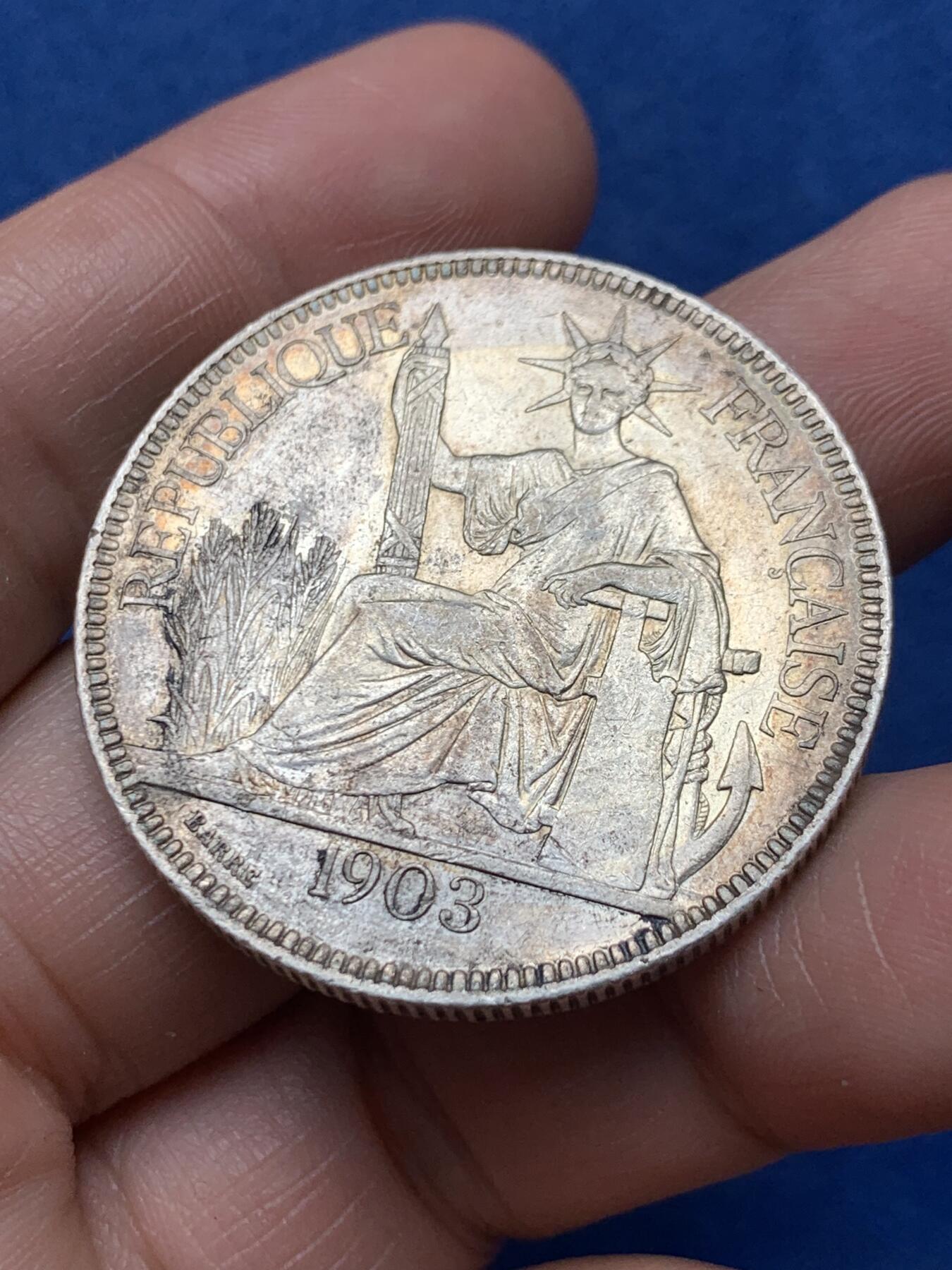 《竞宝斋》第474场 周日，周一 2场连拍 （全场包邮）欢迎送拍 1903年A 法属印支坐洋1皮亚斯特银币 面部鼻子清晰双面带光高点磨损较少状态不错
