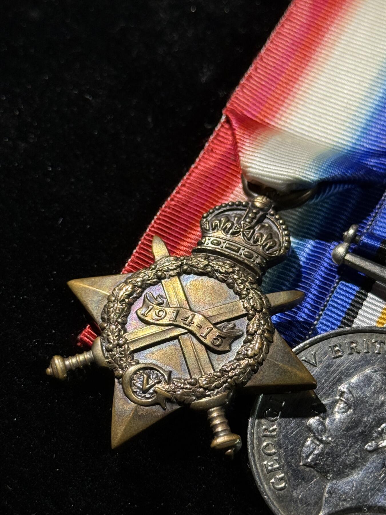 戎马世界章牌大赏，第112期 英国海军长期服役与一战奖章联排，带得主档案资料