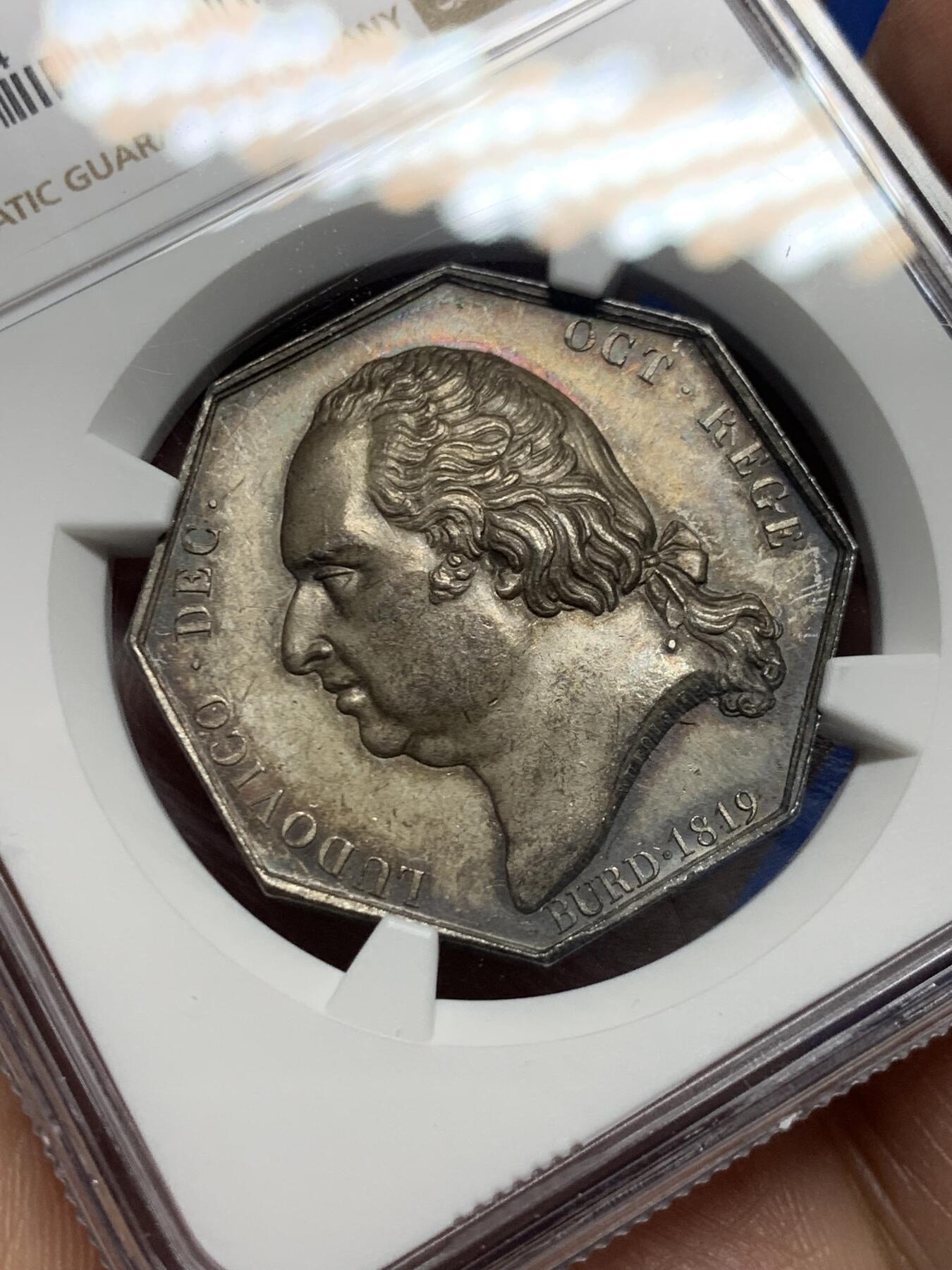 《竞宝斋》第474场 周日，周一 2场连拍 （全场包邮）欢迎送拍 NGC MS62 法国1819年波尔多八角银质代币，深彩包浆，手指边铭，稀少品。正面：路易十八侧面像，背面：以波尔多桥梁为背景，墨丘利与大力神