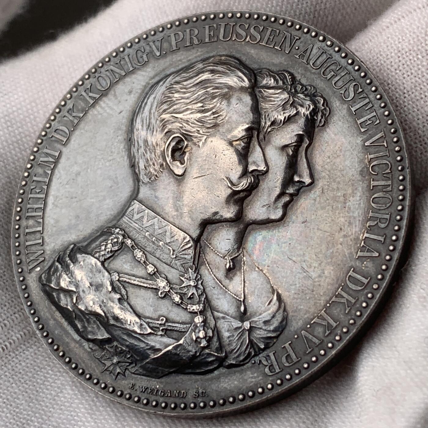掌中浮雕-藏着的欧洲第056场 1912年德国威廉二世&奥古斯塔•维多利亚结婚三十年纪念银章 ,45mm，50.3g，原盒卡扣松了，扣不紧