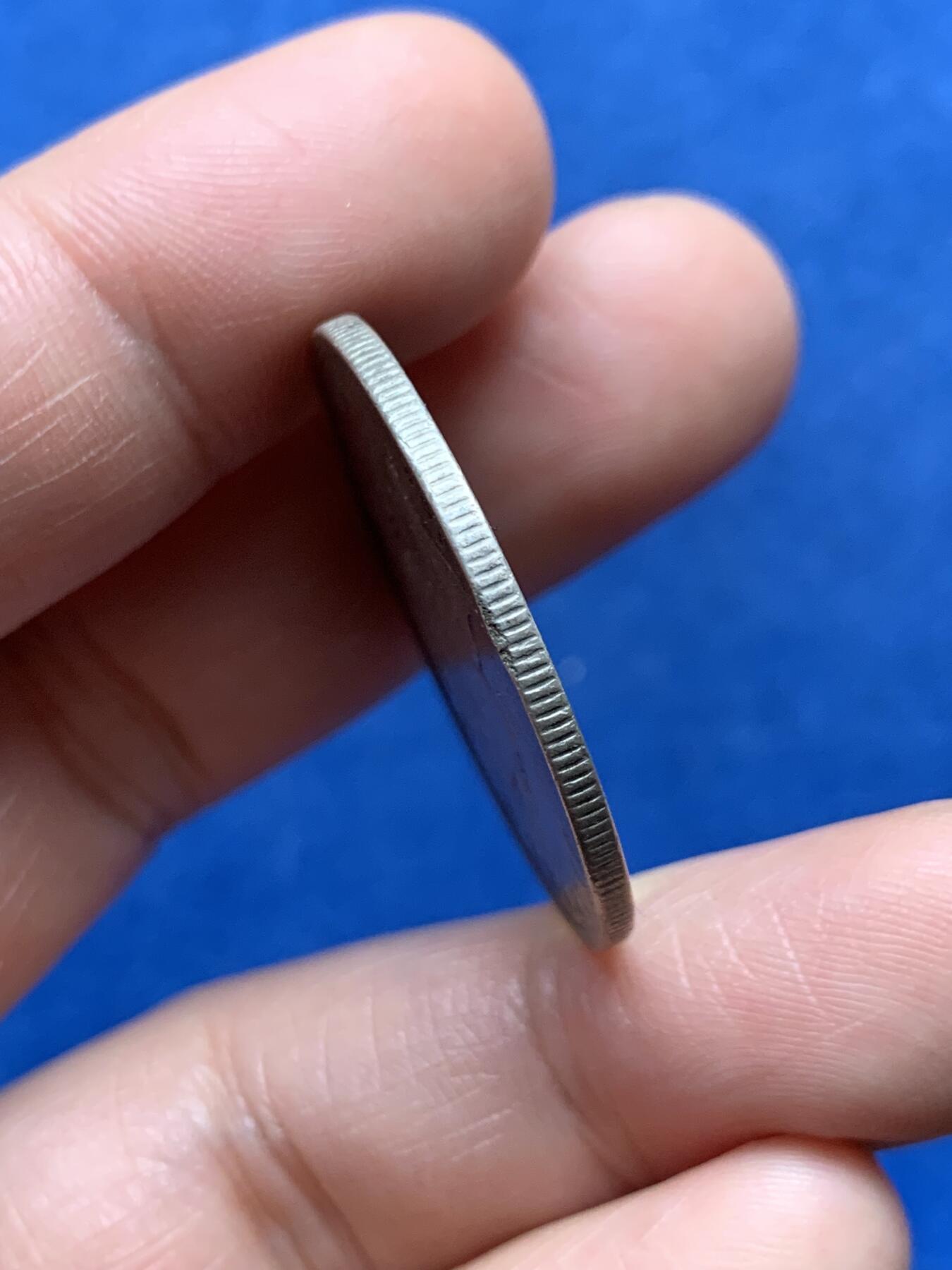 《竞宝斋》第474场 周日，周一 2场连拍 （全场包邮）欢迎送拍 英国1883年维多利亚1/2克朗银币