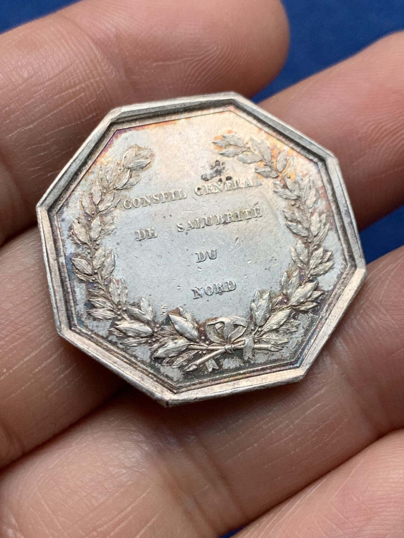 《竞宝斋》第474场 周日，周一 2场连拍 （全场包邮）欢迎送拍 法国北部中央卫生委员会八角银质代币，菲利普一世头像，油灯边铭，12.72克，30.5mm