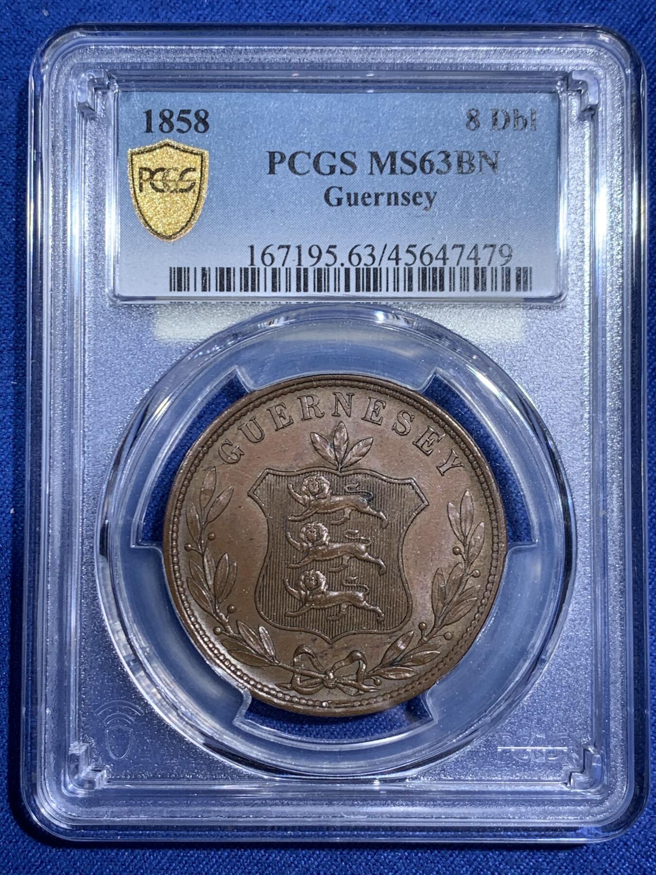 《竞宝斋》第474场 周日，周一 2场连拍 （全场包邮）欢迎送拍 唯一冠军分 PCGS MS63BN 根西岛三狮1858年8道布大铜币，早期厚重版大铜，高分非常难得，比同期的本土便士少见的多，更非后期年份可比。P记唯一MS，亚军分就只有58了。收藏级冠军品质