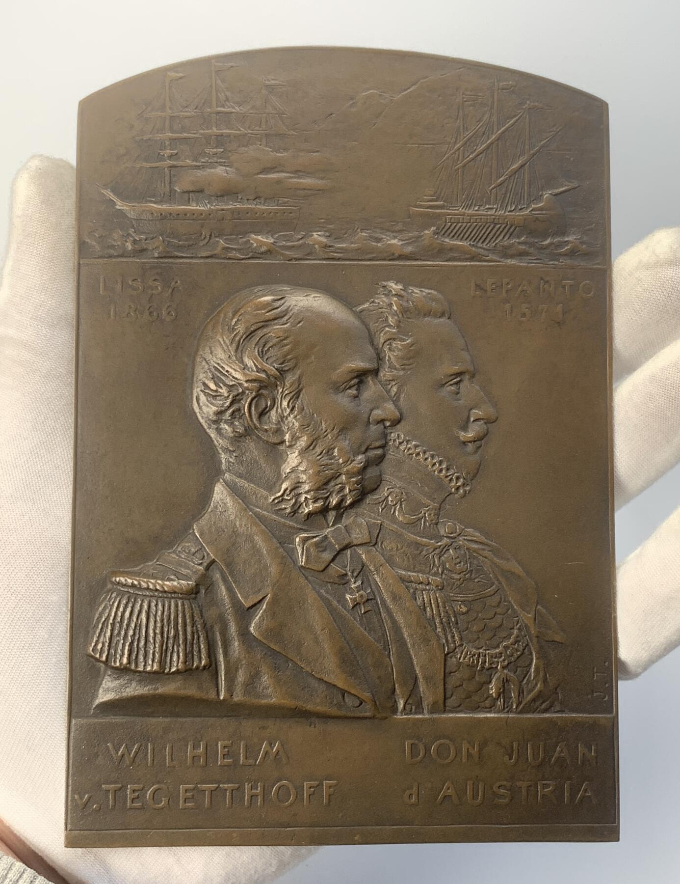 掌中浮雕-藏着的欧洲第056场 纪念1866年的利萨海战和1571年的勒班陀海战中的胜利铜章，159 x 108mm，201g，目录编号Strothotte 1905-6，Wurzbach 4166。大师 J. Tautenhayn作品