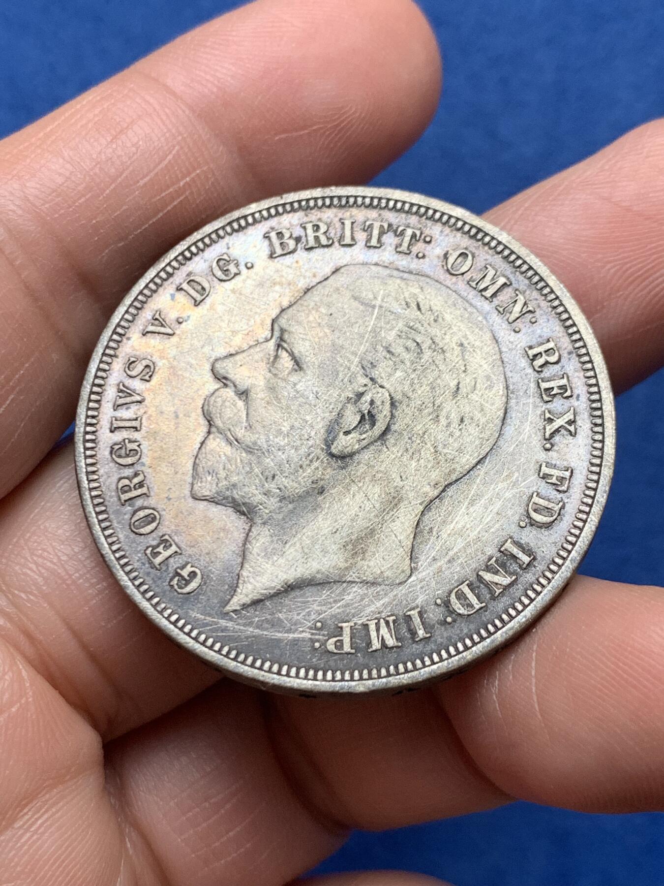 《竞宝斋》第474场 周日，周一 2场连拍 （全场包邮）欢迎送拍 英国1935年乔治五世木马剑一克朗银币 细节见图