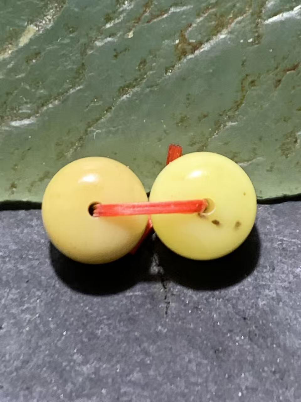 天然俄料原矿蜜蜡小尺寸老形桶珠腰珠两颗