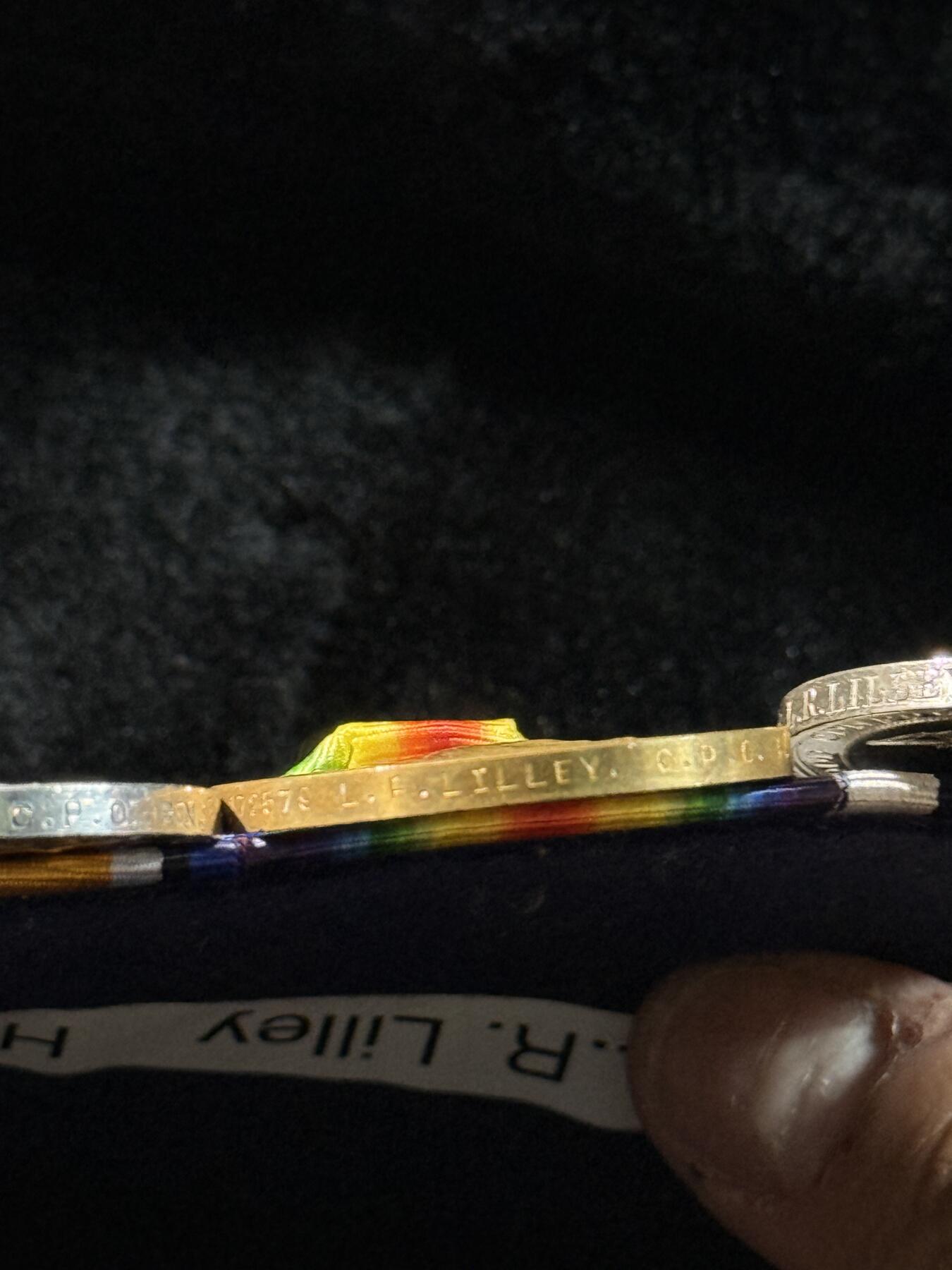 戎马世界章牌大赏，第112期 英国海军长期服役与一战奖章联排，带得主档案资料