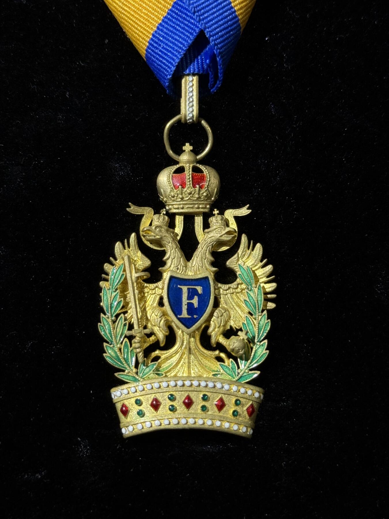 戎马世界章牌大赏，第112期 铁皇冠勋章，铜制复刻